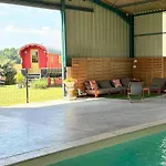 Bed & Breakfast La Roulotte Magic ! Des Grillots