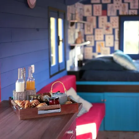 La Roulotte Magic ! Des Grillots 3* Beaulon