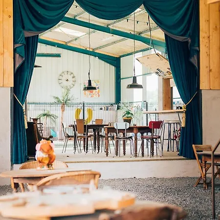 La Roulotte Magic ! Des Grillots