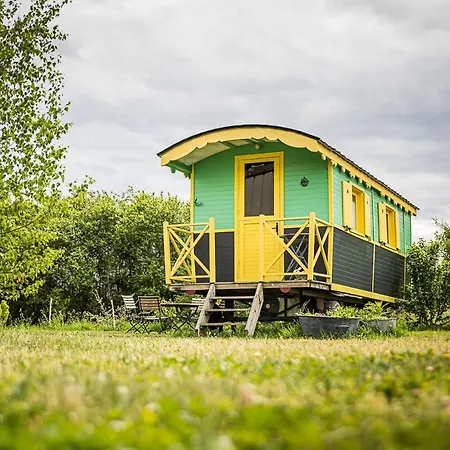 La Roulotte Magic ! Des Grillots Bed & Breakfast