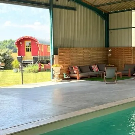La Roulotte Magic ! Des Grillots Bed & Breakfast