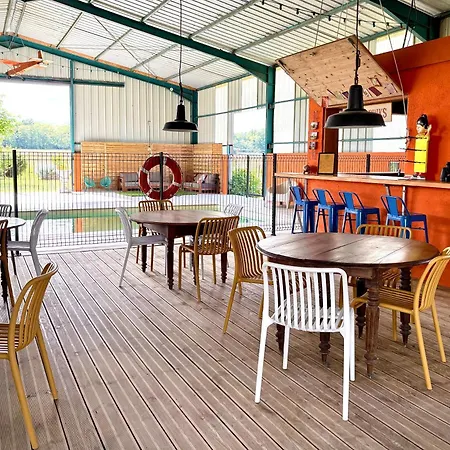 La Roulotte Magic ! Des Grillots Bed & Breakfast 3*