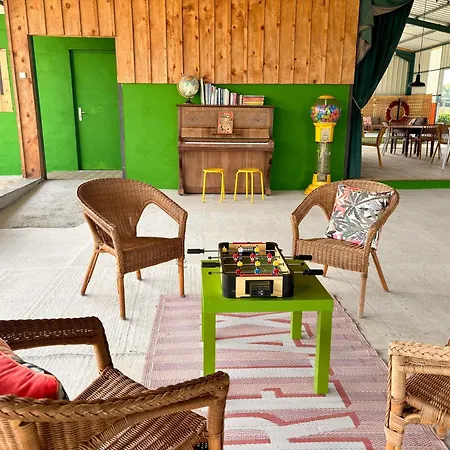 Bed & Breakfast La Roulotte Magic ! Des Grillots Beaulon